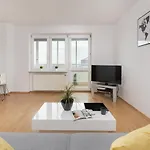 Ursynow Modern By Renters * Varşova